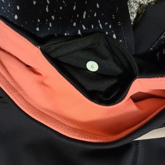 Lululemon Black Splatter Print Give Me QI Cropped Luon Leggings Pink Size 6 - Picture 6 of 8